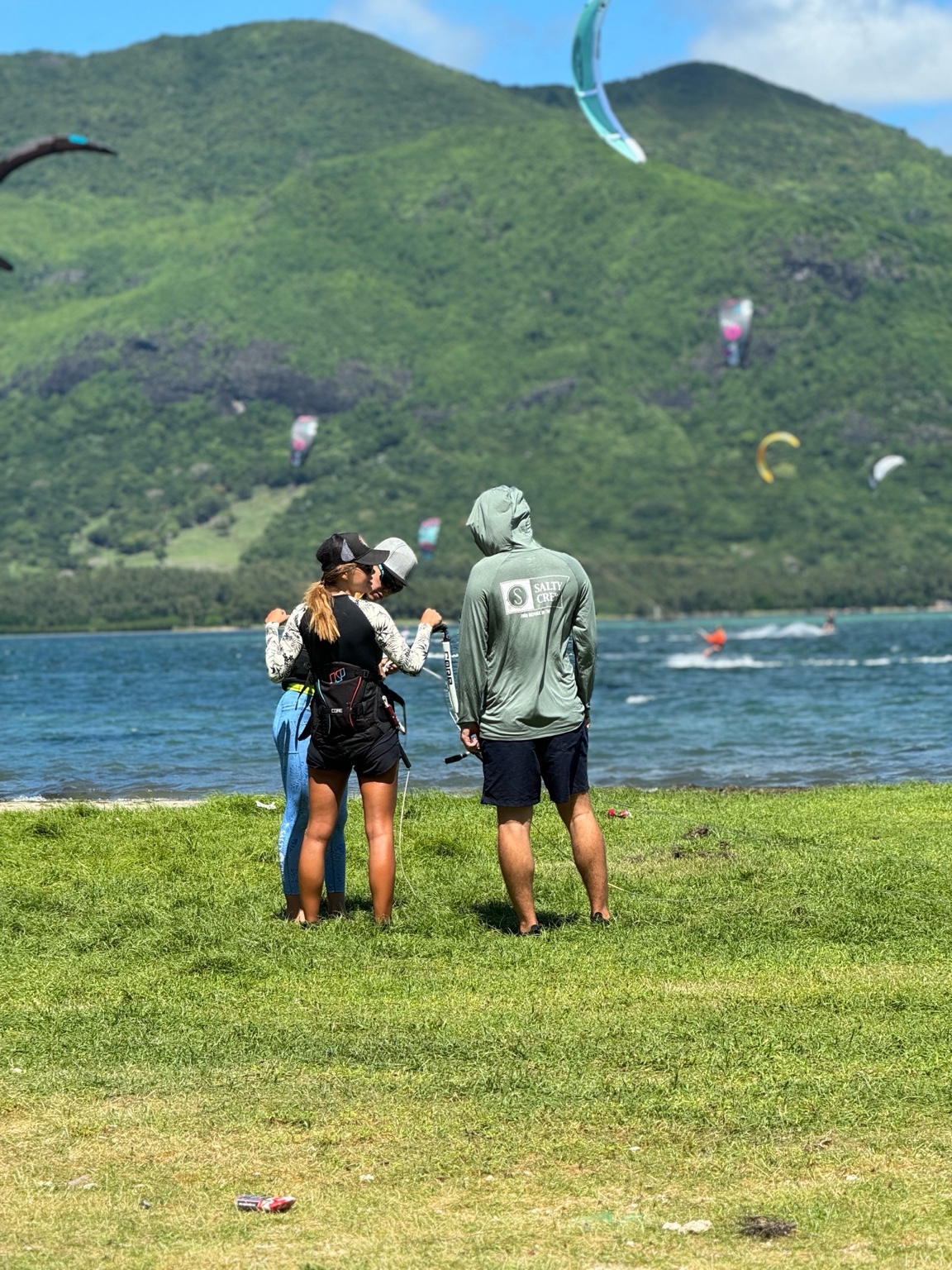 Rider going upwind in the Le Morne lagoon